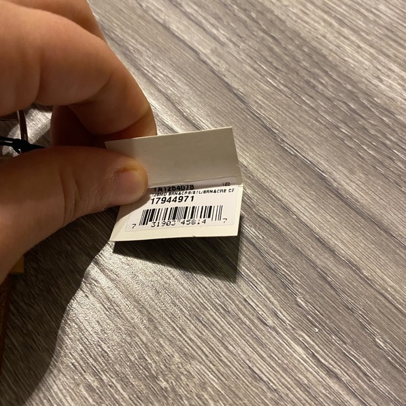 Authentic Gucci watch brand new with box and receipt - Picture 5 of 8